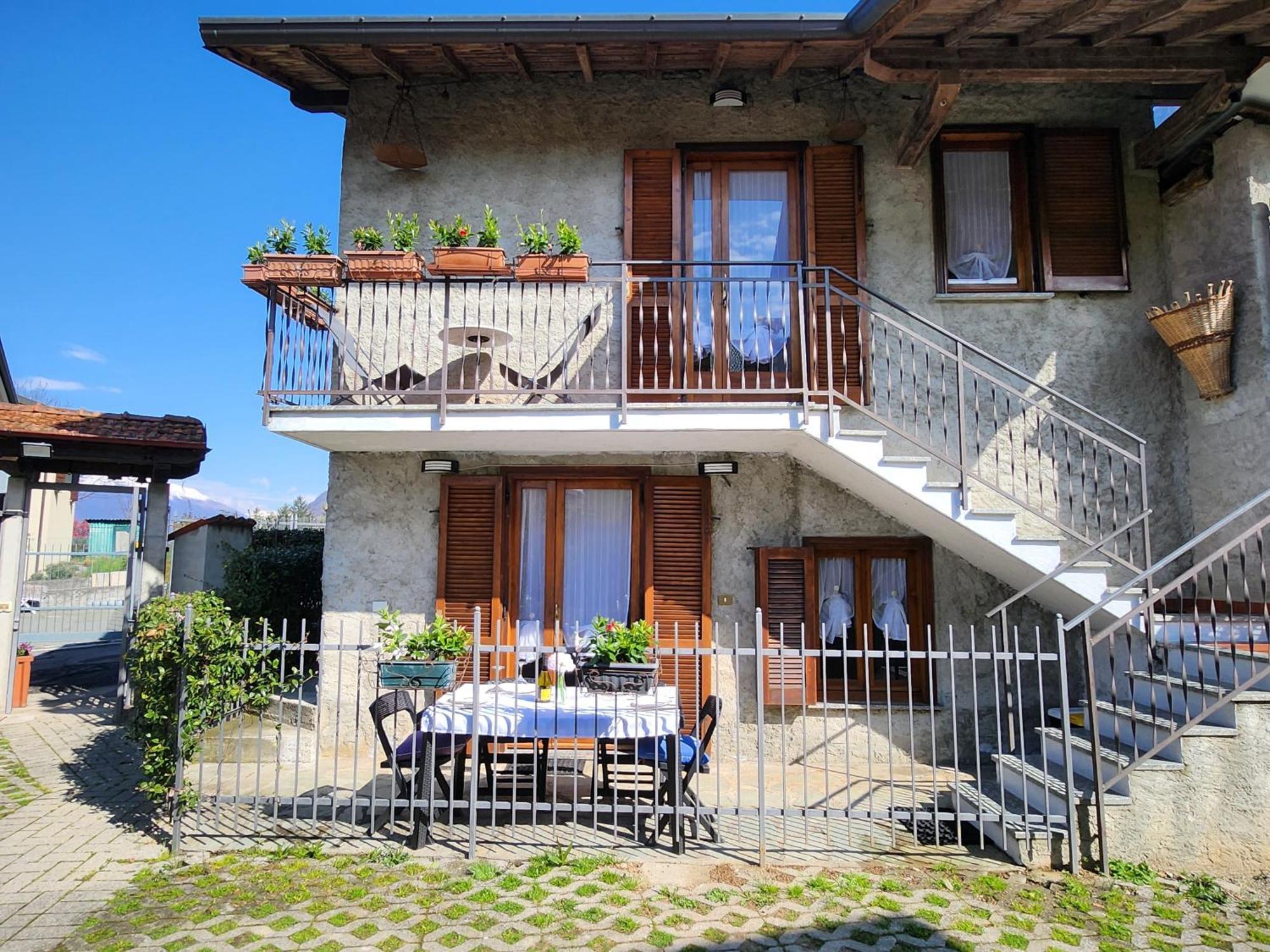 Laura'S Cottage With Lake View, Detached, 5 Kilometers From Varenna Lierna Bilik gambar